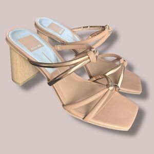 Dolce Vita NWOT Nude and Gold Twist-Strap Slide Sandals 7.5